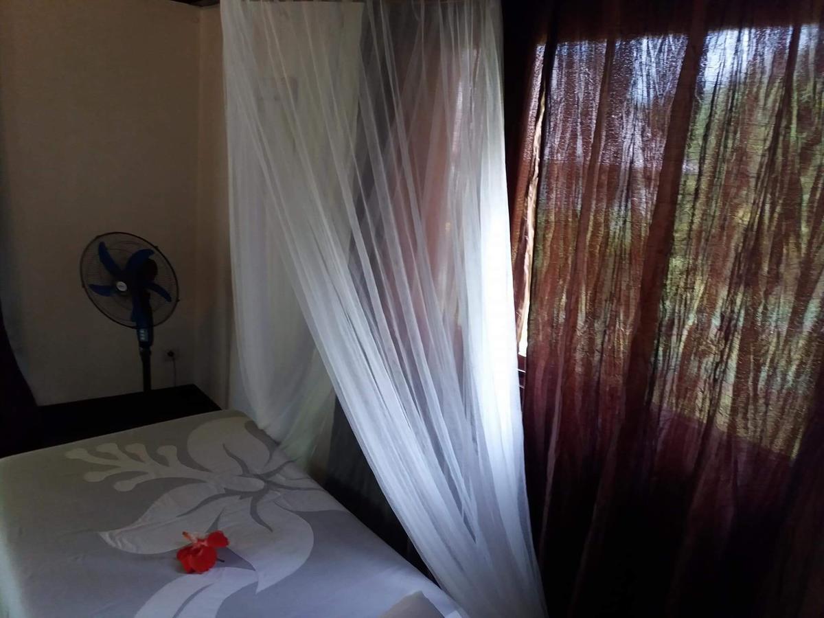 Uturoa Pension Hibiscus Tahaa מראה חיצוני תמונה
